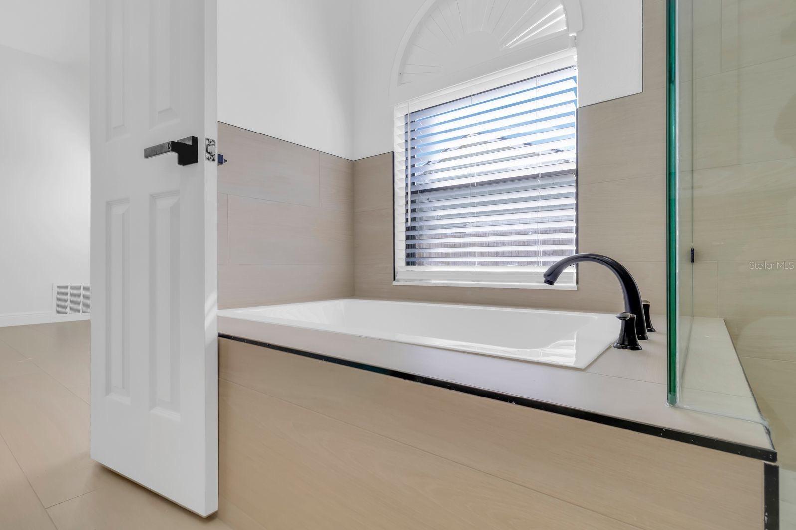 Image 21 of 33 For 2622 Liz Lane