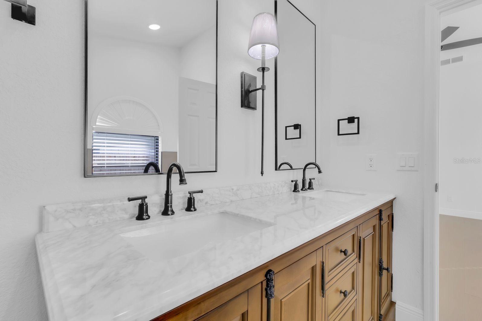 Image 22 of 33 For 2622 Liz Lane