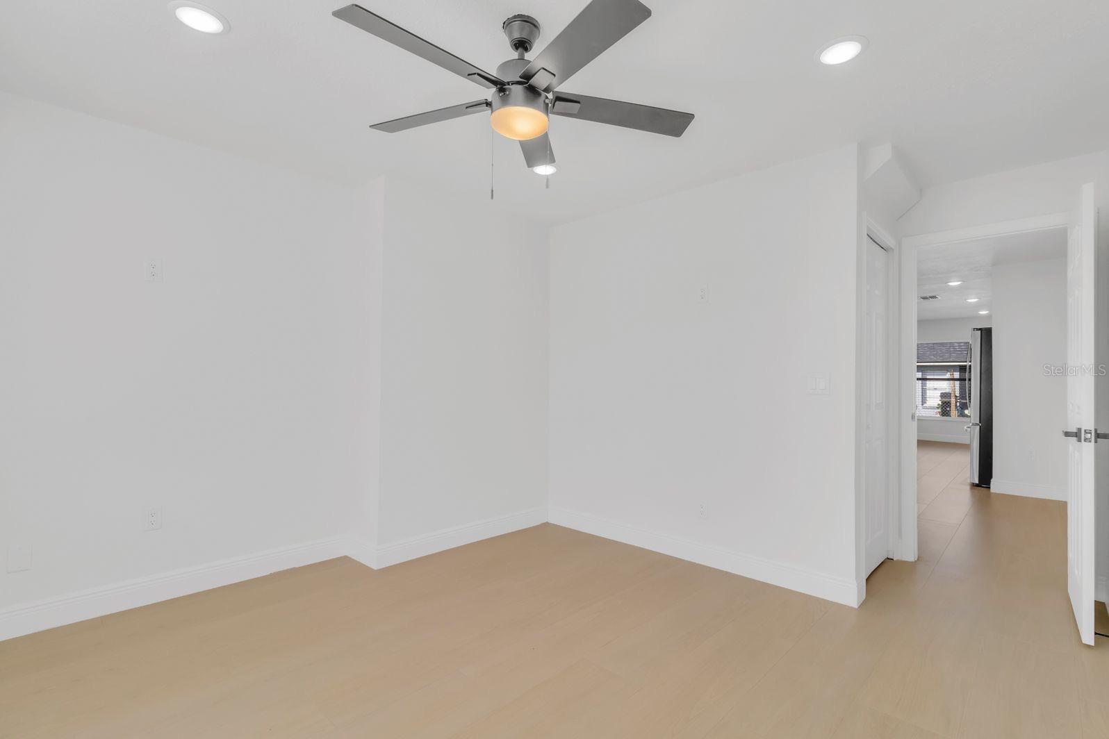 Image 23 of 33 For 2622 Liz Lane