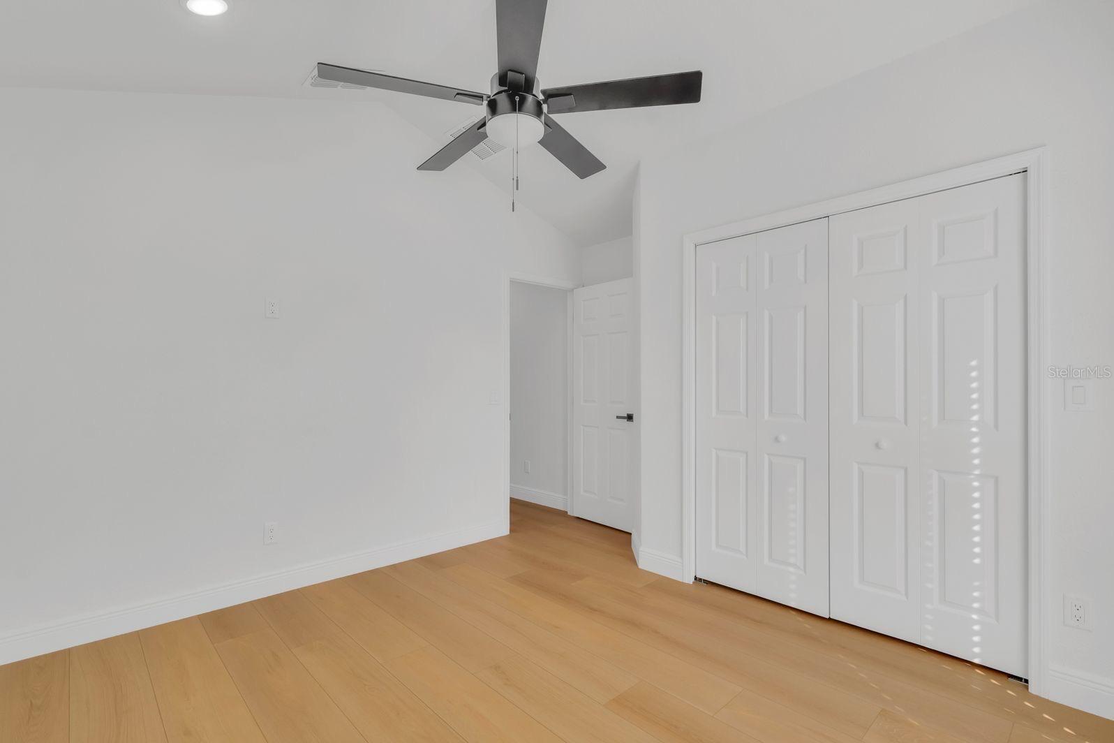 Image 24 of 33 For 2622 Liz Lane