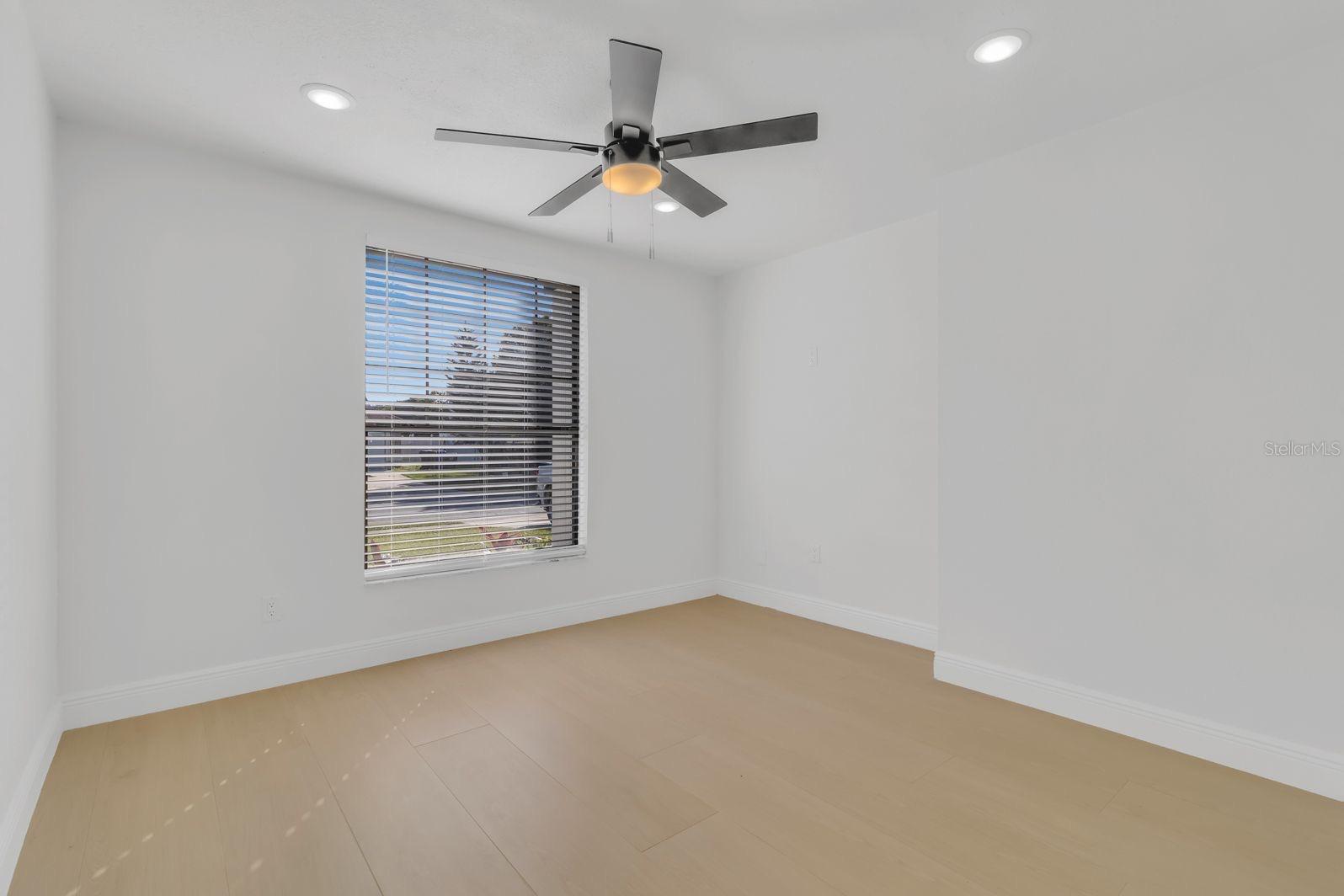 Image 25 of 33 For 2622 Liz Lane