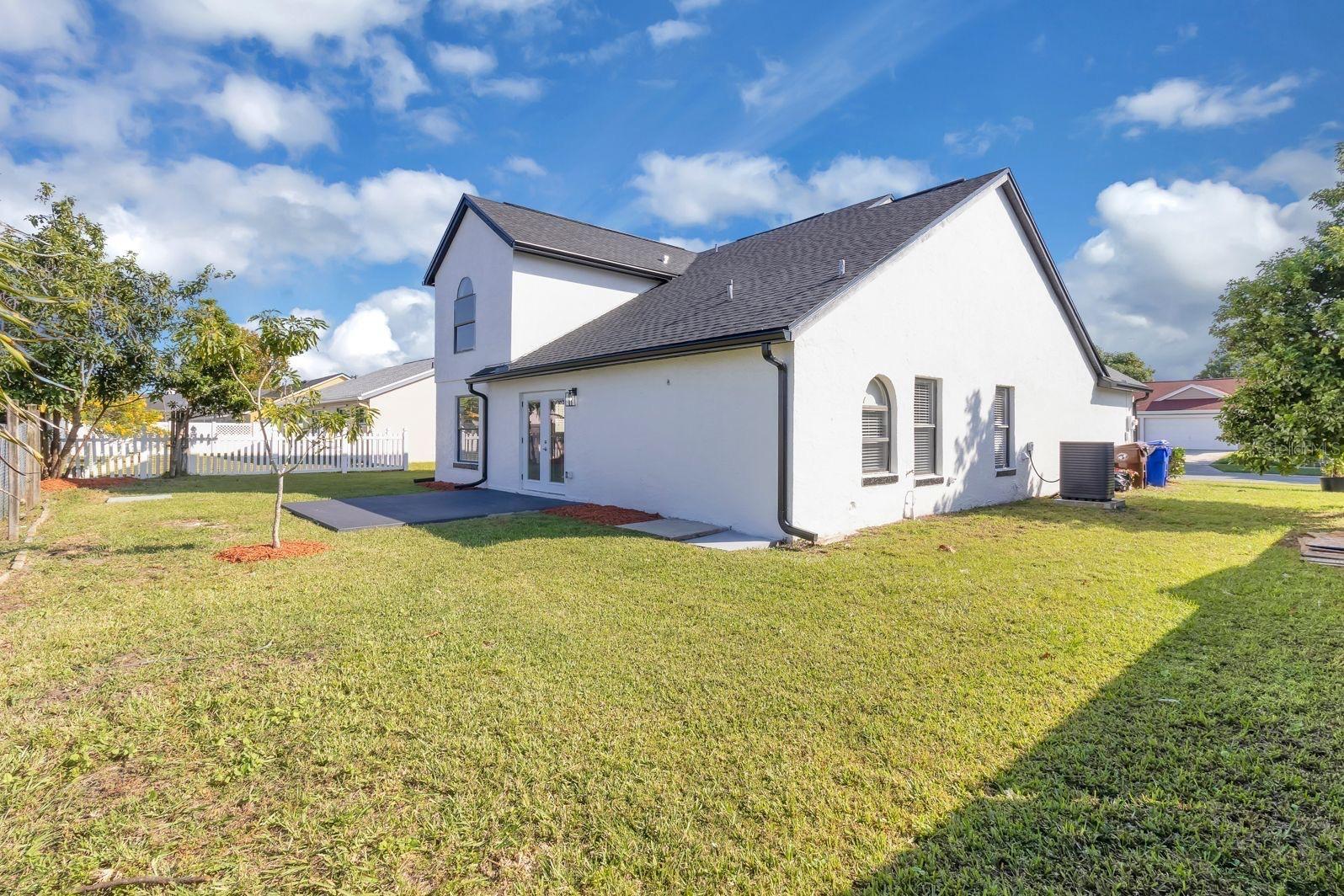 Image 3 of 33 For 2622 Liz Lane