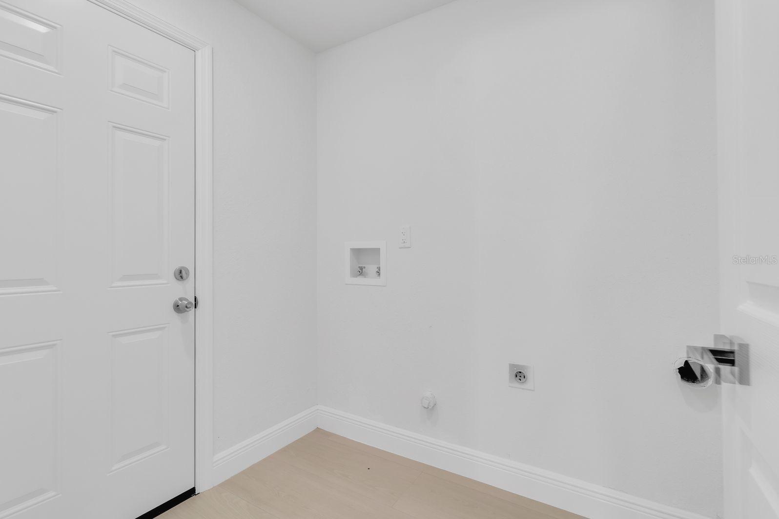 Image 31 of 33 For 2622 Liz Lane