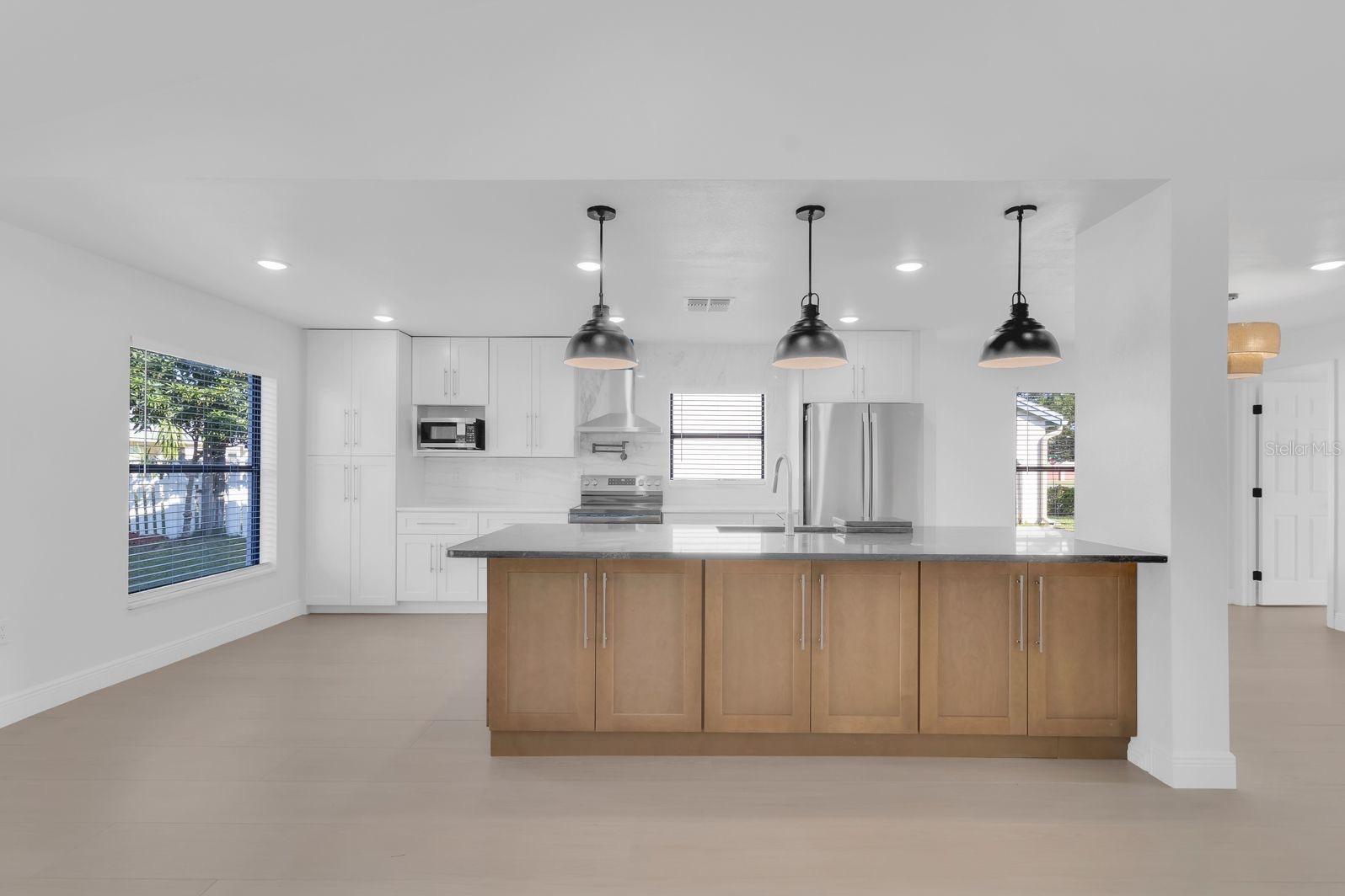 Image 7 of 33 For 2622 Liz Lane