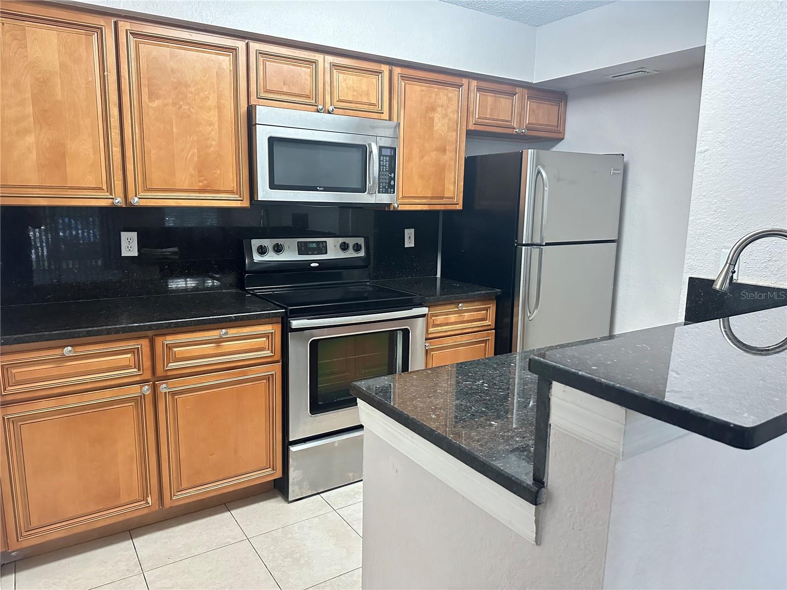 Image 11 of 24 For 5040 Park Central Drive 2011