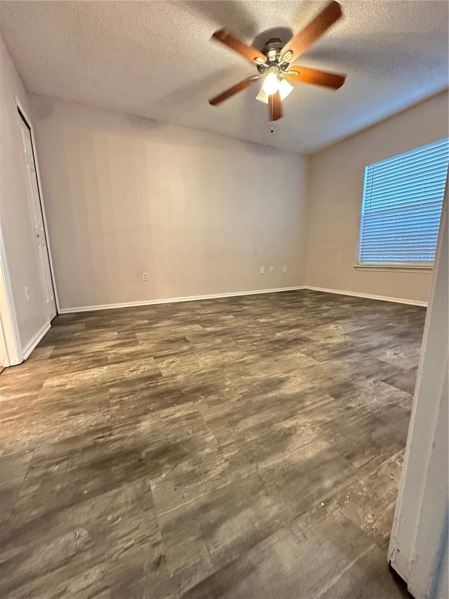 Image 12 of 24 For 5040 Park Central Drive 2011