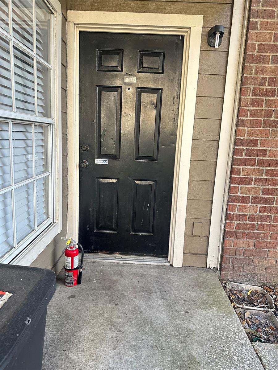 Image 3 of 24 For 5040 Park Central Drive 2011