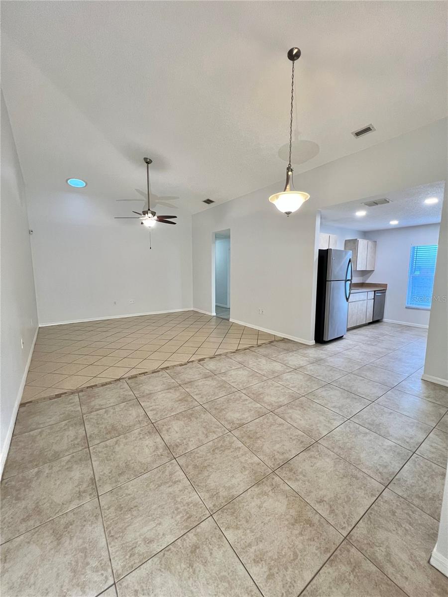 Image 5 of 22 For 7469 Pond Circle