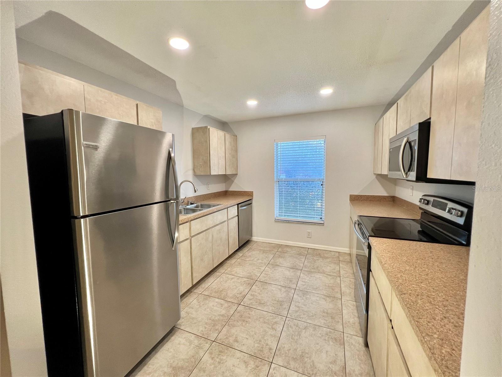 Image 8 of 22 For 7469 Pond Circle