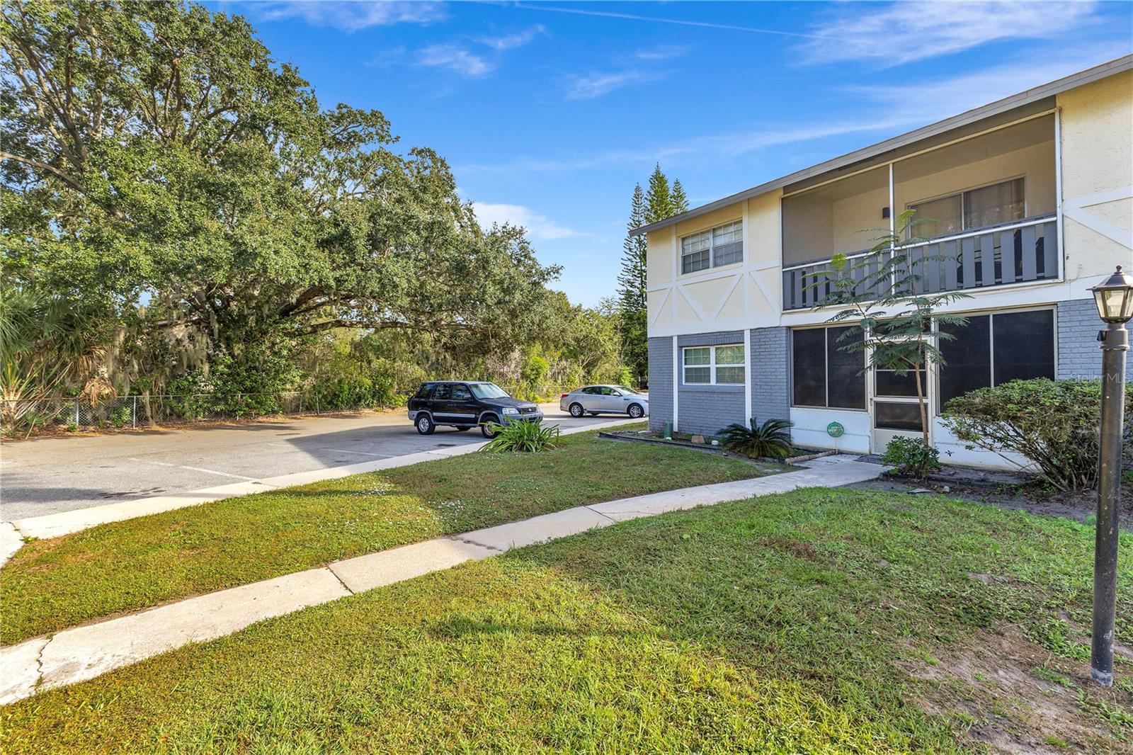 Image 23 of 32 For 4700 Kilt Court 12