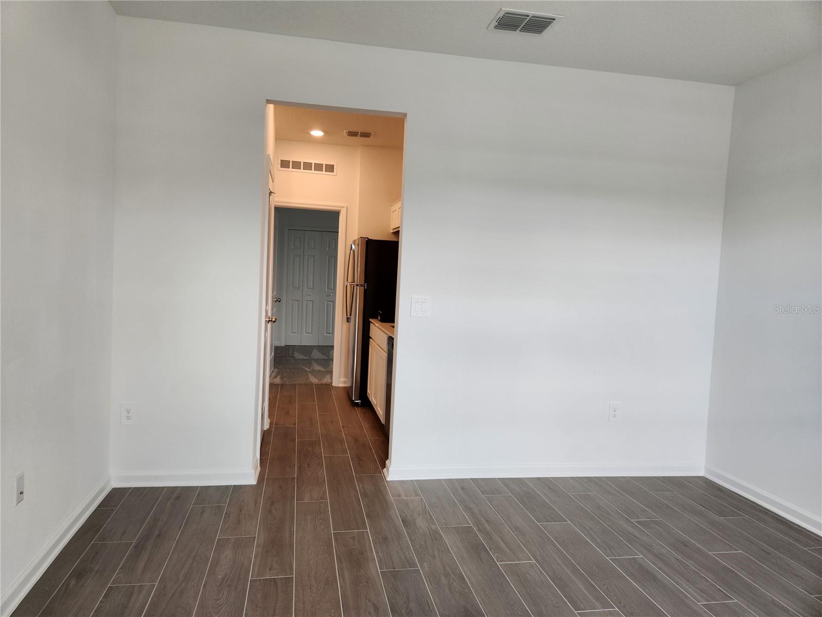 Image 5 of 15 For 997 Waterfall Boulevard