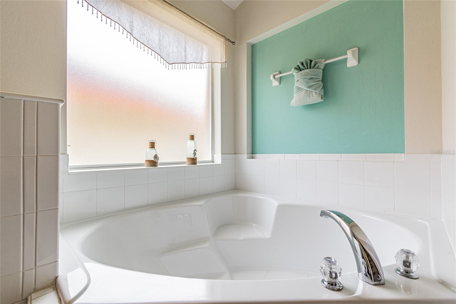 Image 12 of 53 For 146 Rosso Drive