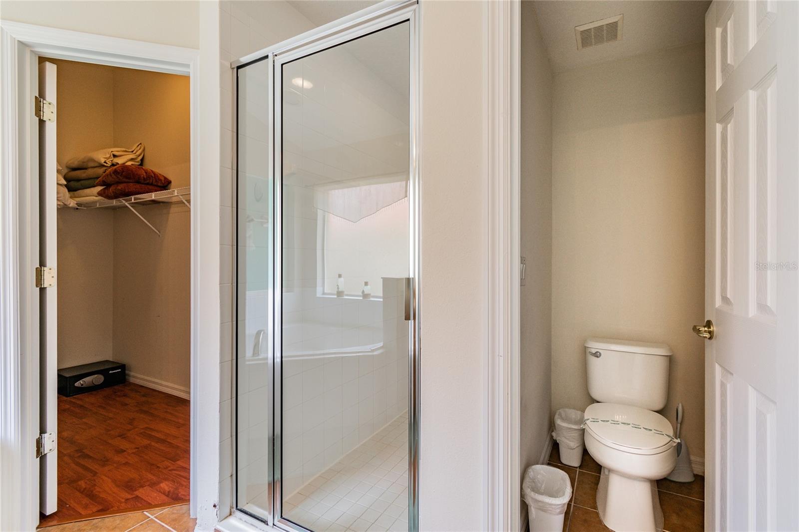 Image 17 of 53 For 146 Rosso Drive