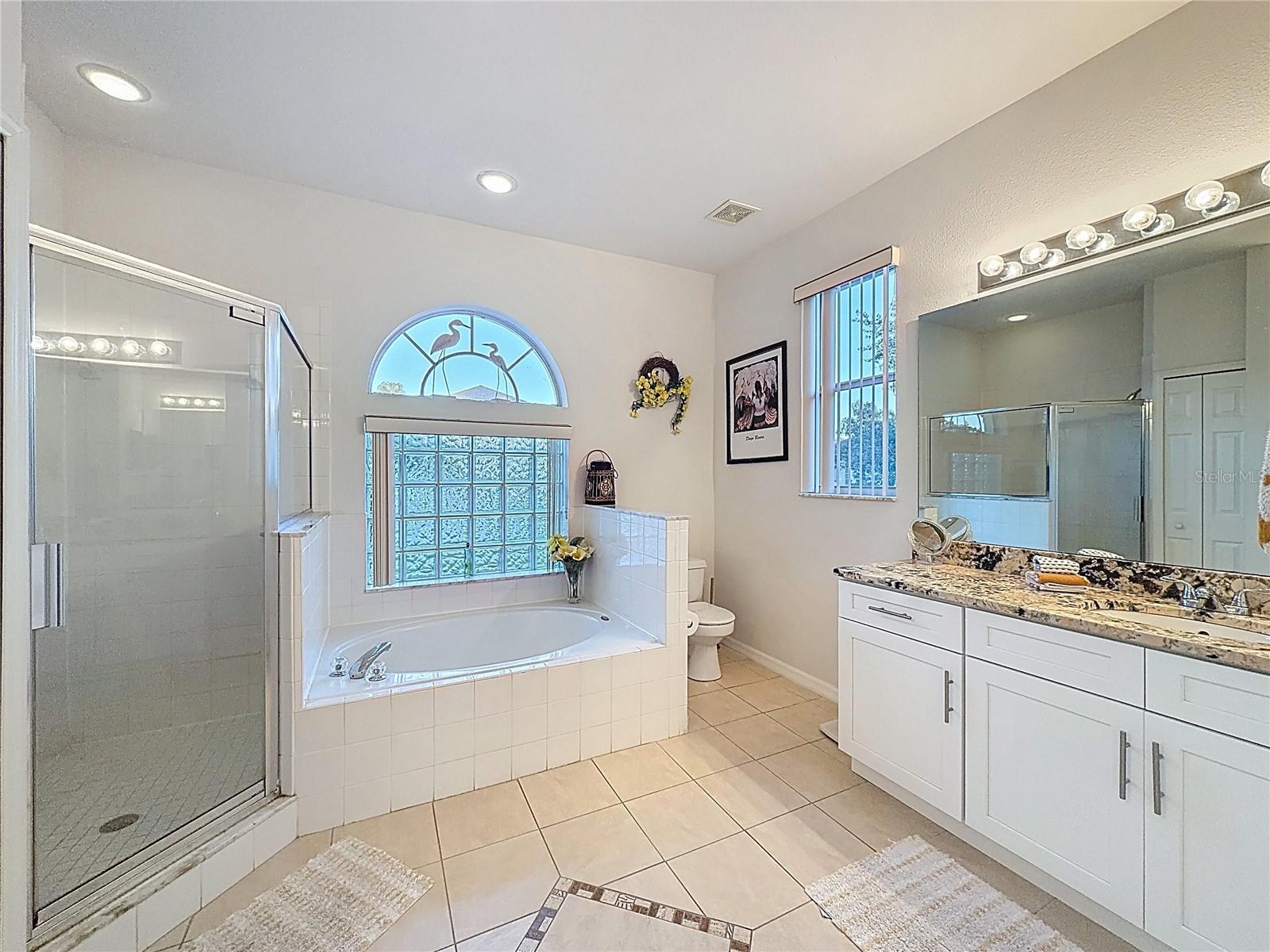 Image 14 of 26 For 936 Montana Avenue