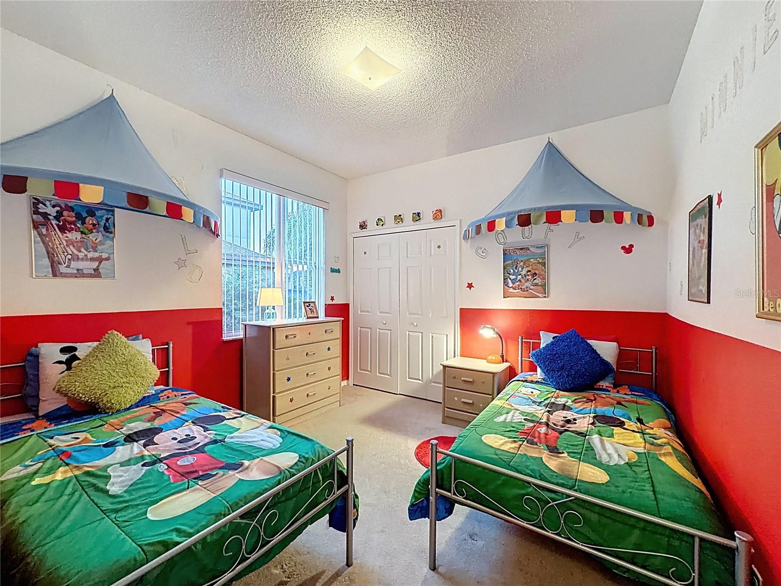 Image 17 of 26 For 936 Montana Avenue