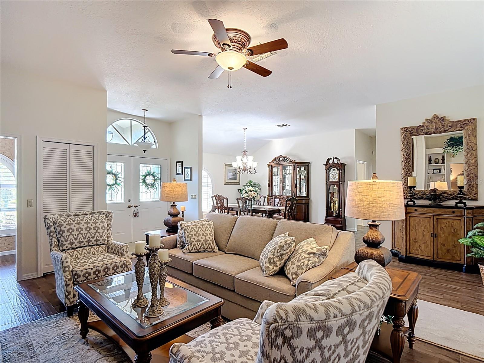 Image 10 of 52 For 220 College Grove Circle Ne