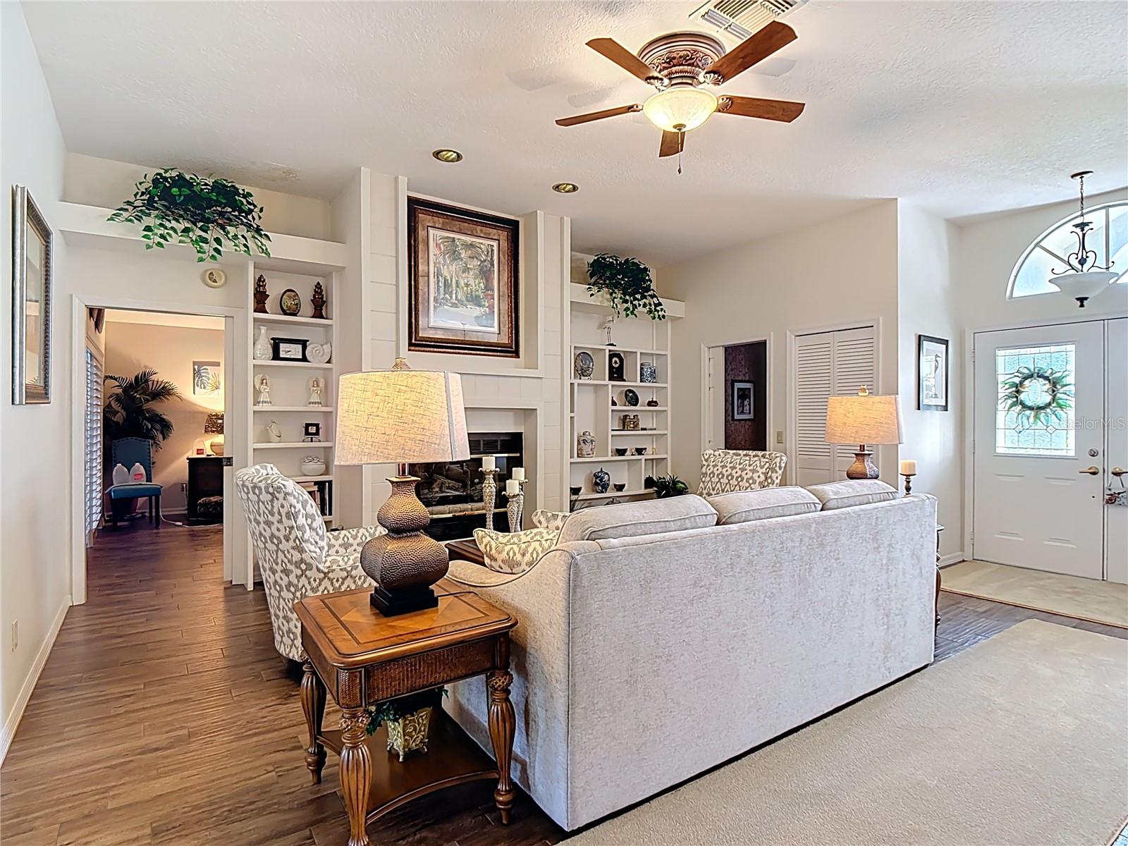 Image 11 of 52 For 220 College Grove Circle Ne