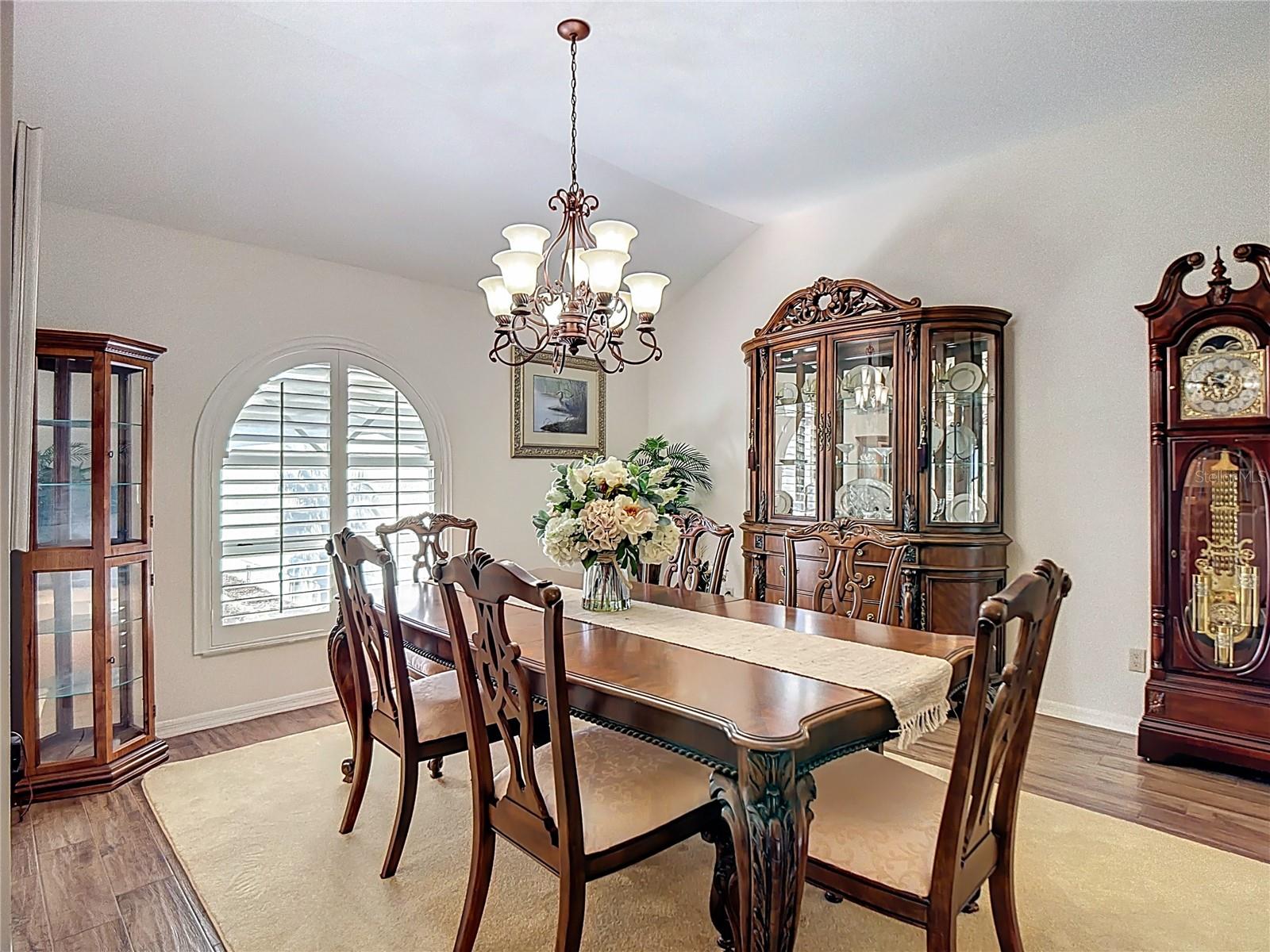 Image 15 of 52 For 220 College Grove Circle Ne