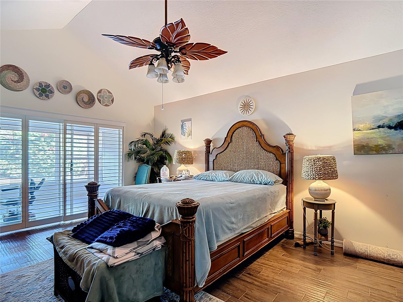 Image 26 of 52 For 220 College Grove Circle Ne