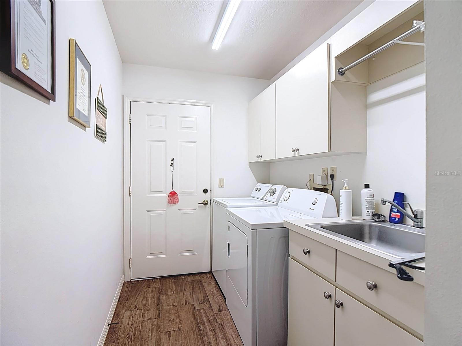 Image 33 of 52 For 220 College Grove Circle Ne