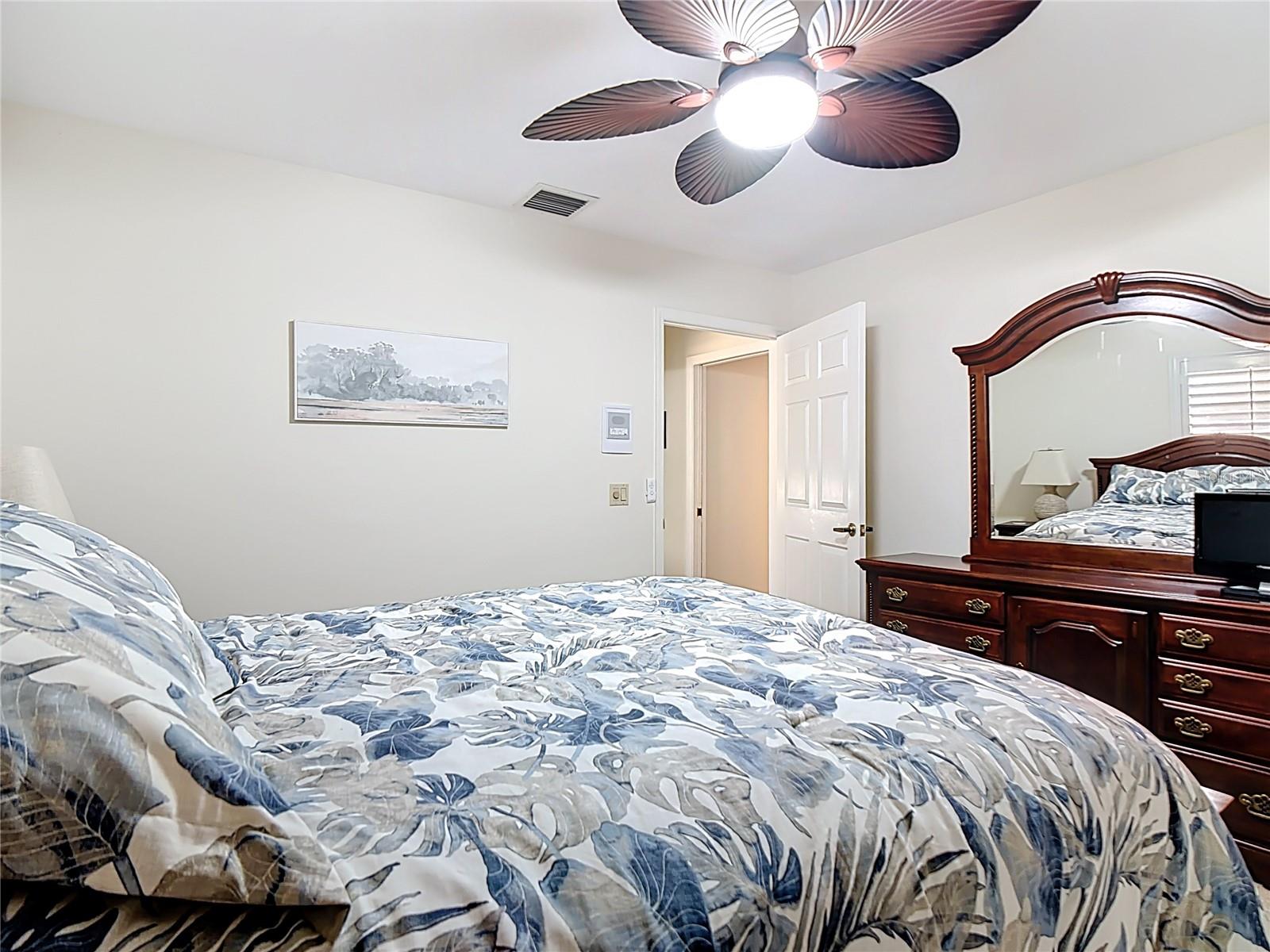 Image 39 of 52 For 220 College Grove Circle Ne