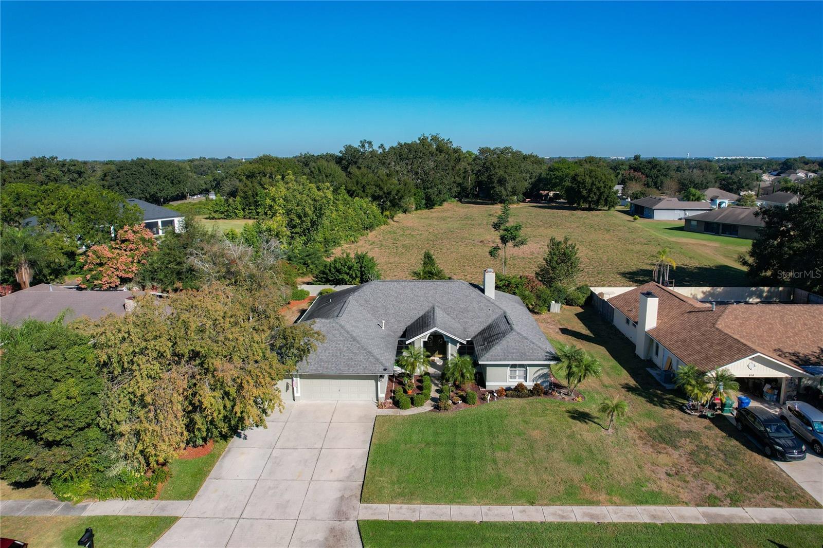 Image 5 of 52 For 220 College Grove Circle Ne