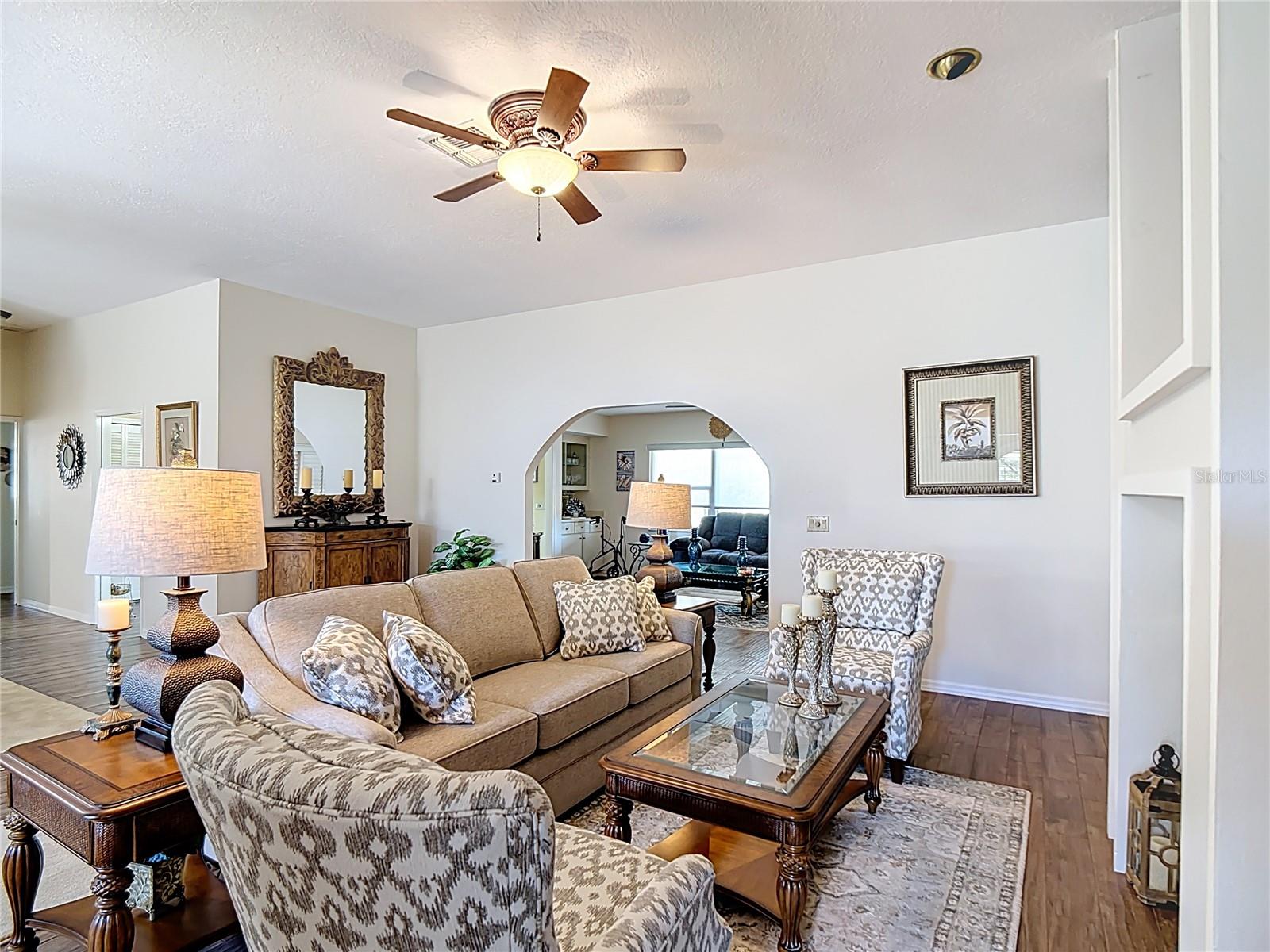 Image 8 of 52 For 220 College Grove Circle Ne