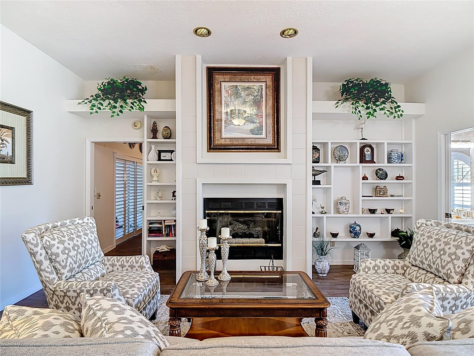 Image 9 of 52 For 220 College Grove Circle Ne