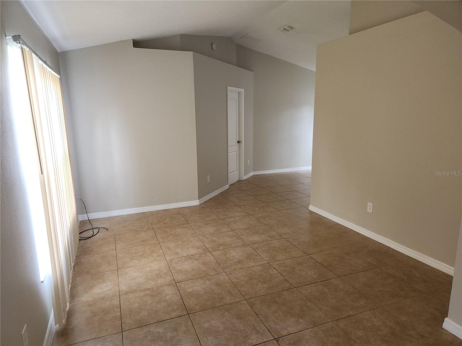 Image 3 of 21 For 1405 Teal Court