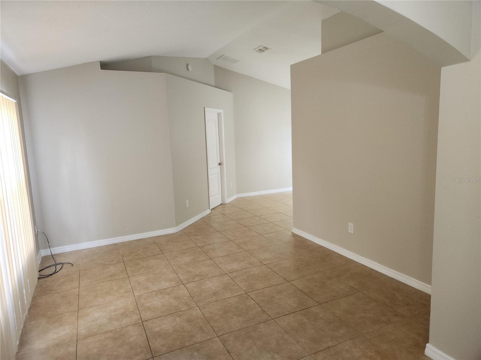 Image 4 of 21 For 1405 Teal Court