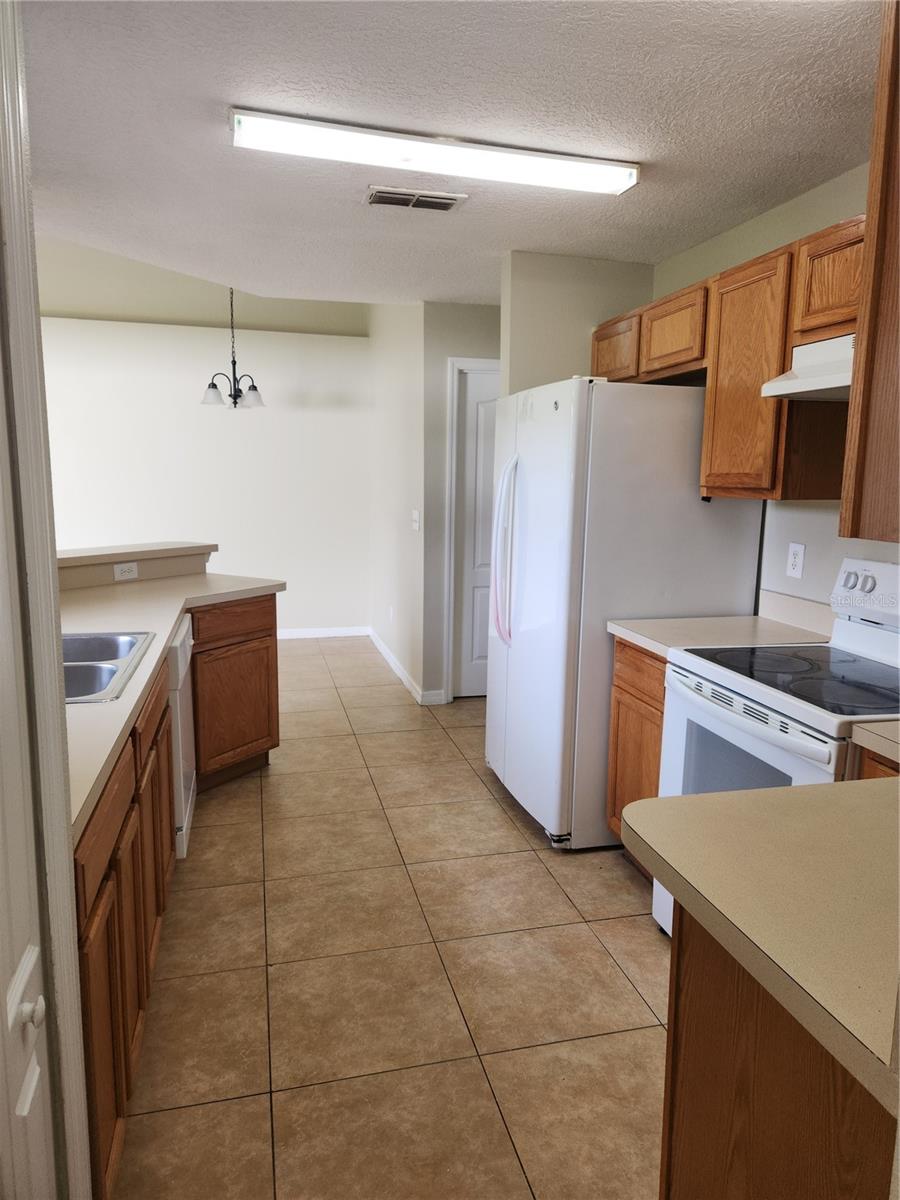 Image 7 of 21 For 1405 Teal Court