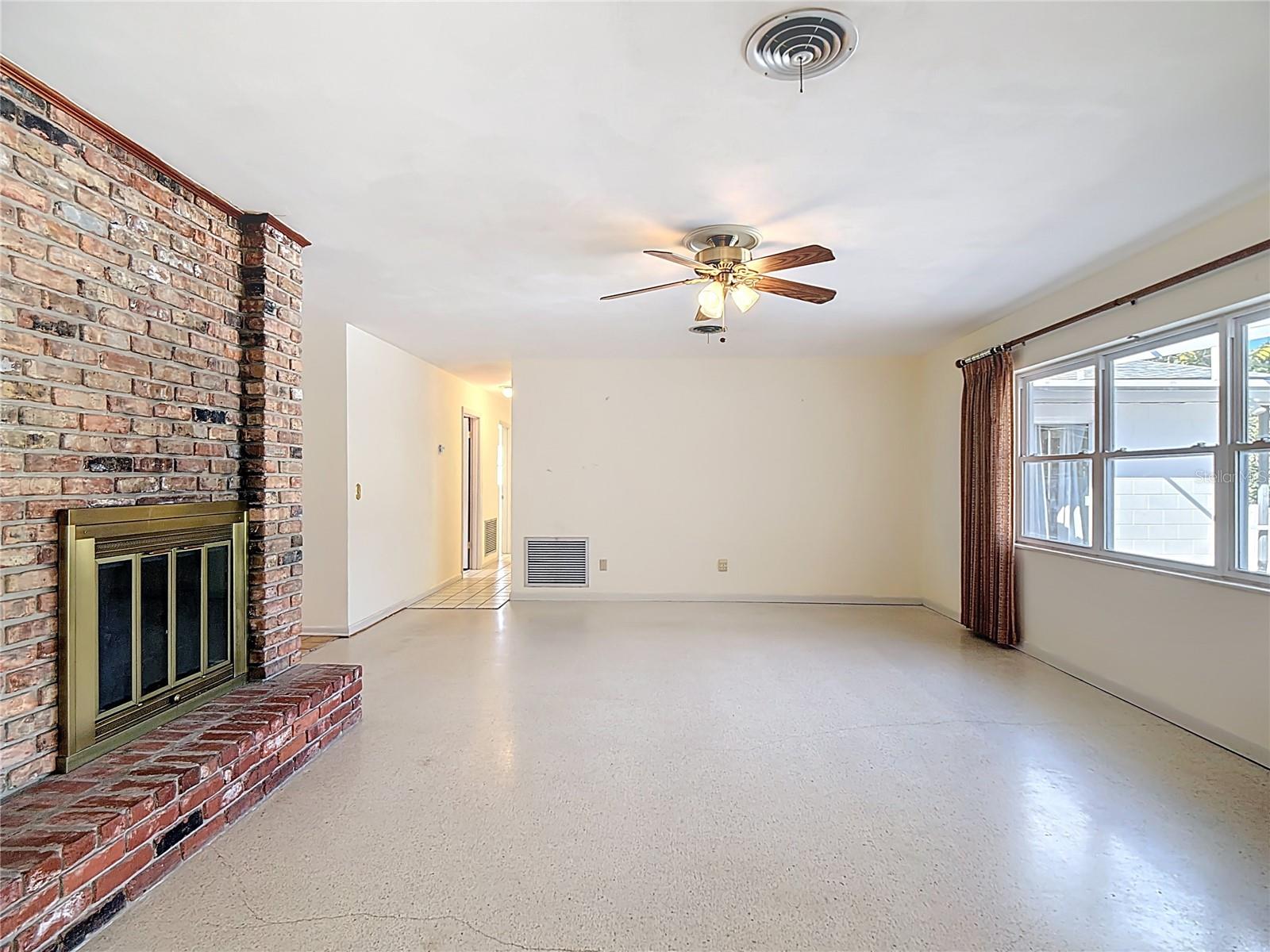 Image 11 of 60 For 807 Avenue L Se