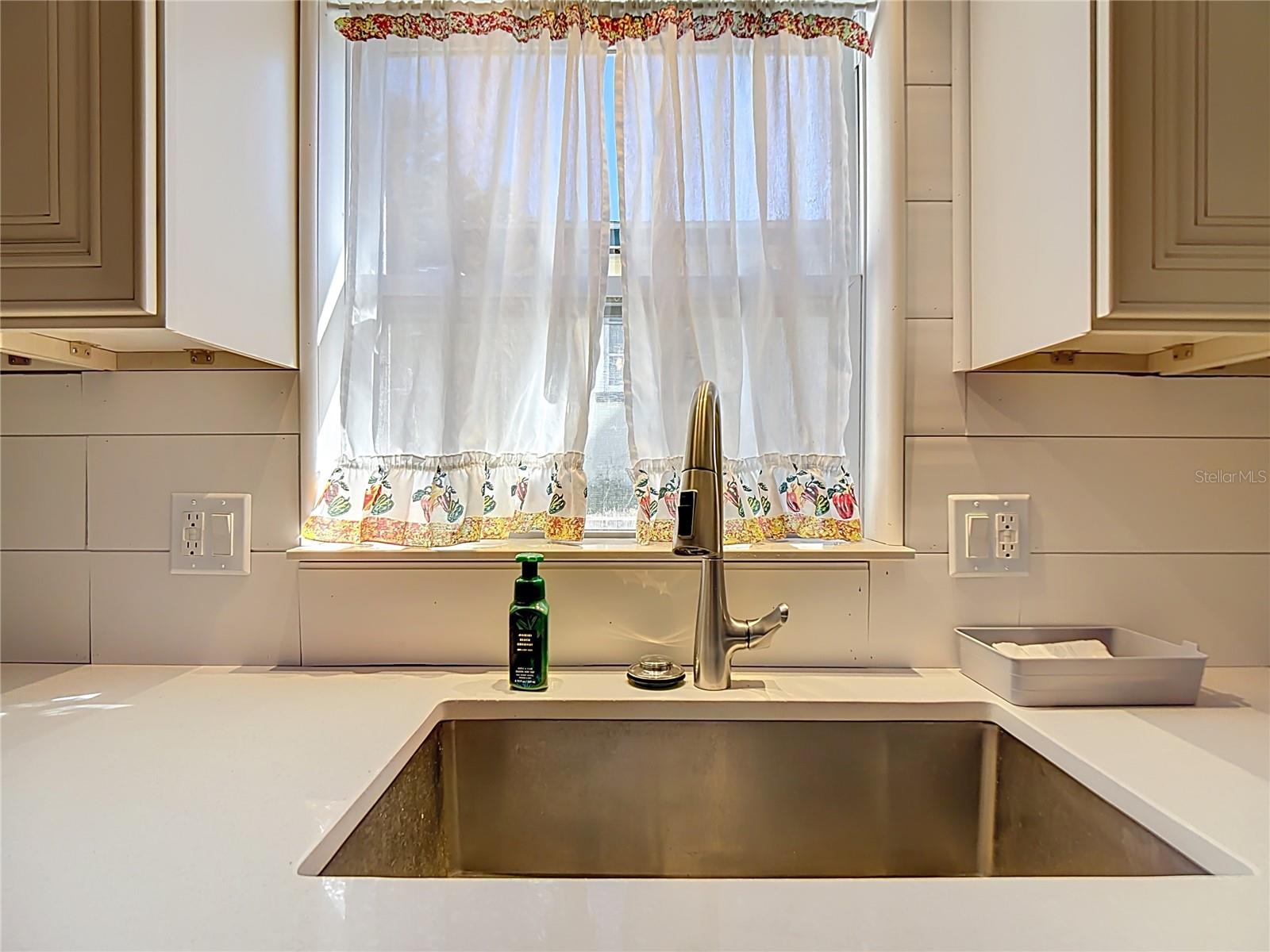 Image 17 of 60 For 807 Avenue L Se