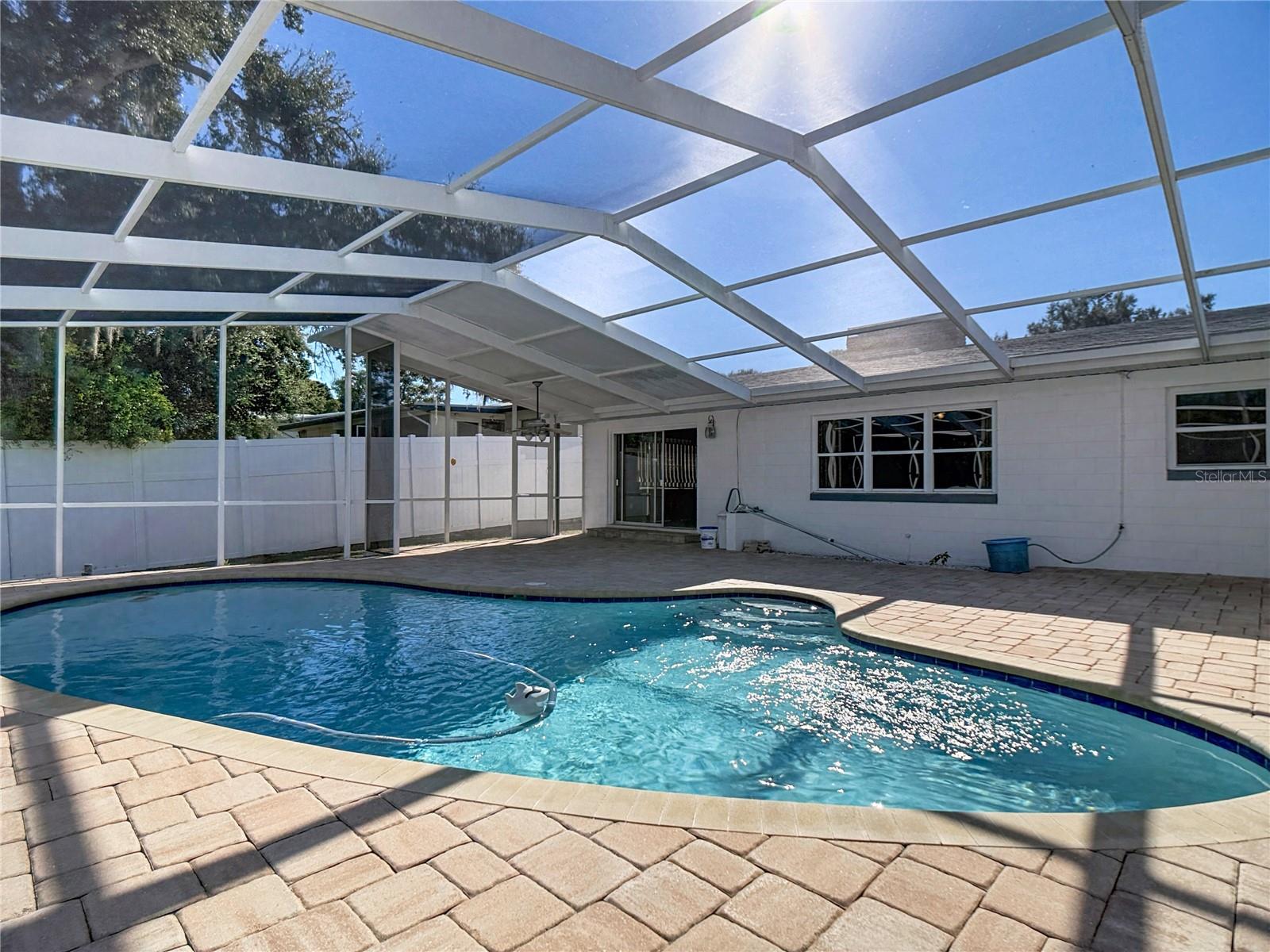 Image 25 of 60 For 807 Avenue L Se