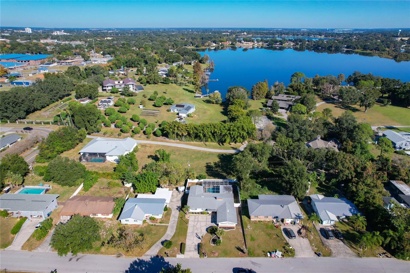 Image 3 of 60 For 807 Avenue L Se