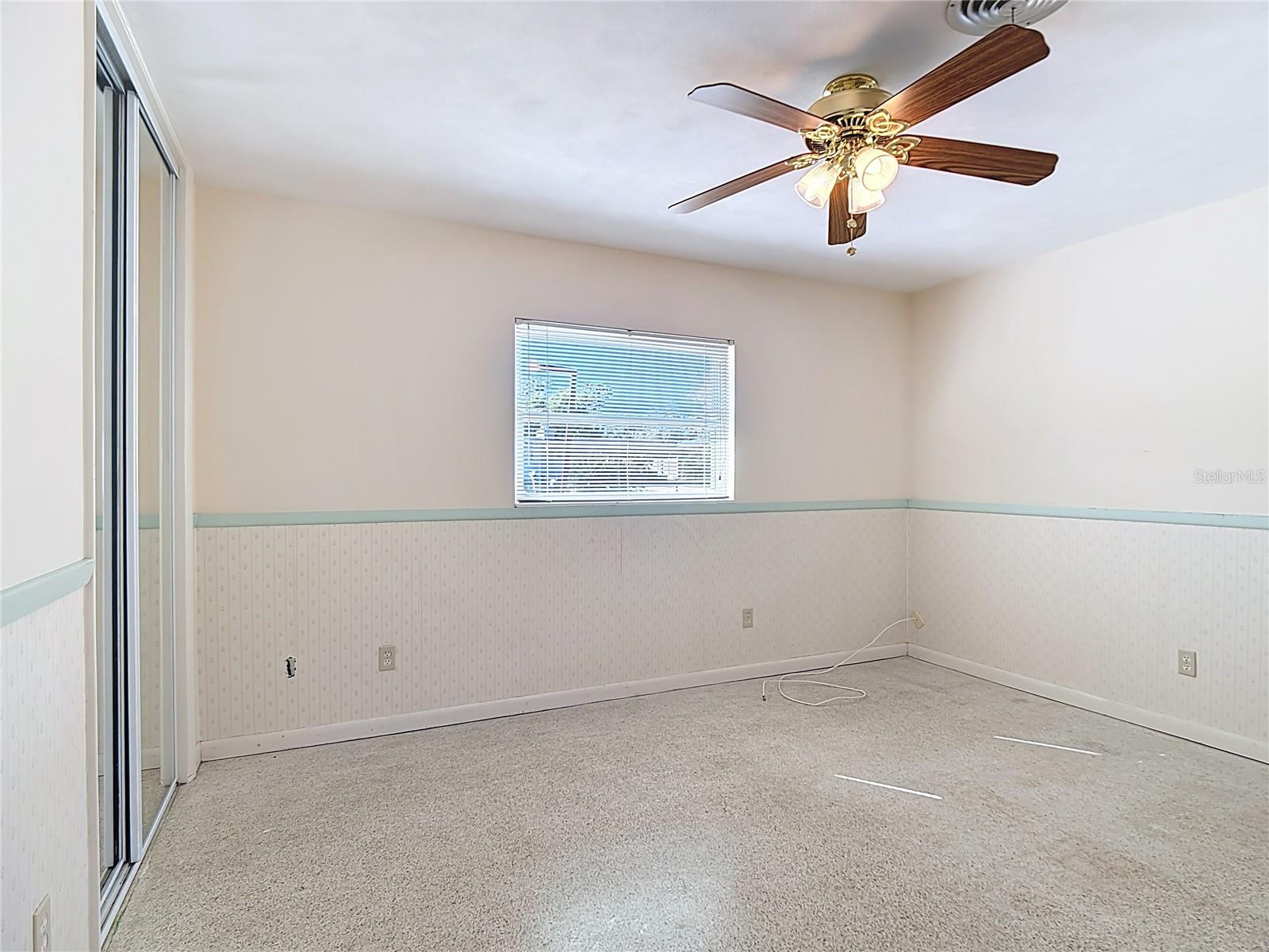 Image 32 of 60 For 807 Avenue L Se