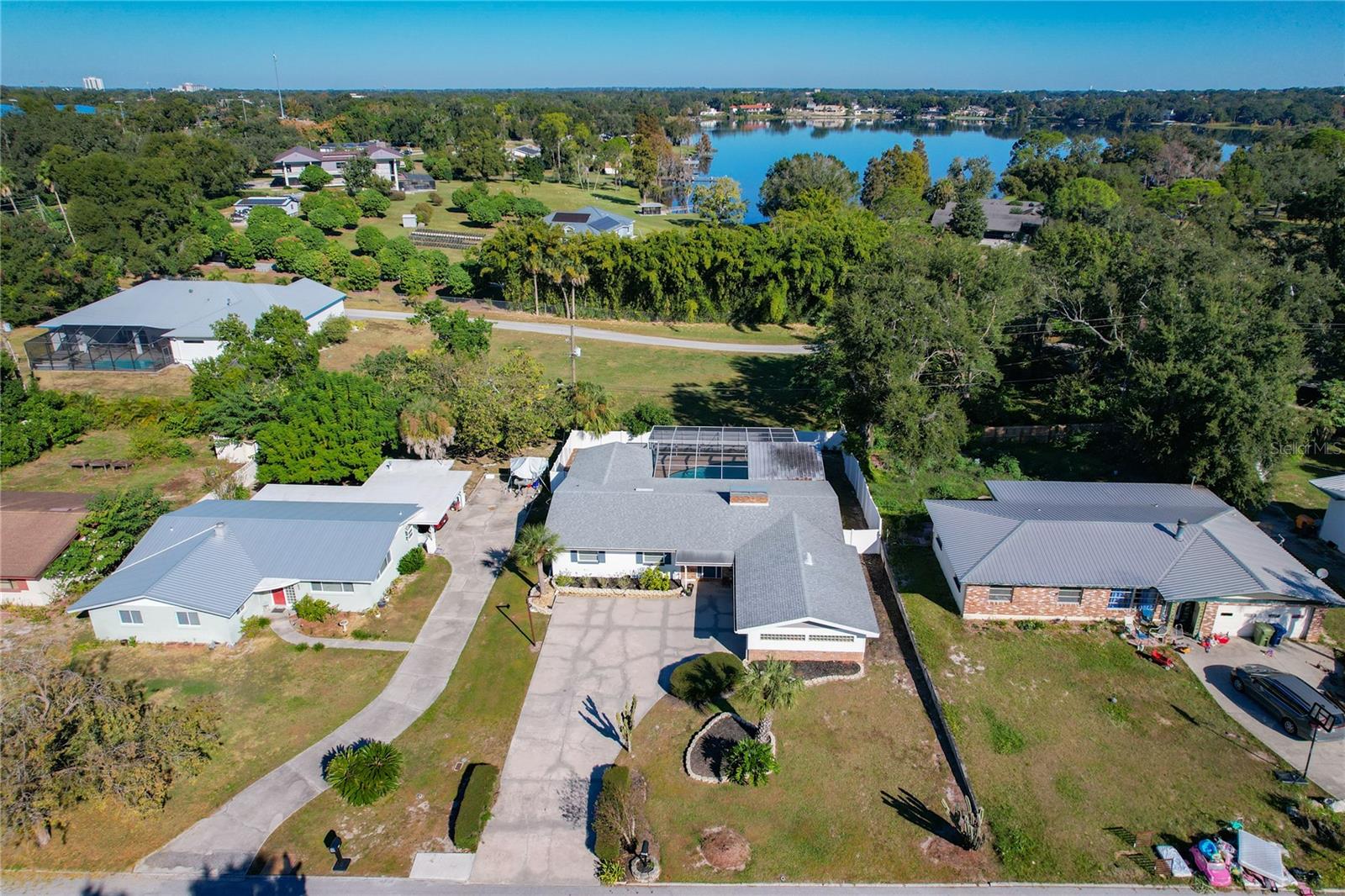 Image 5 of 60 For 807 Avenue L Se