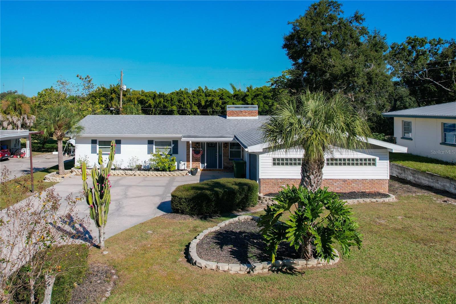 Image 6 of 60 For 807 Avenue L Se