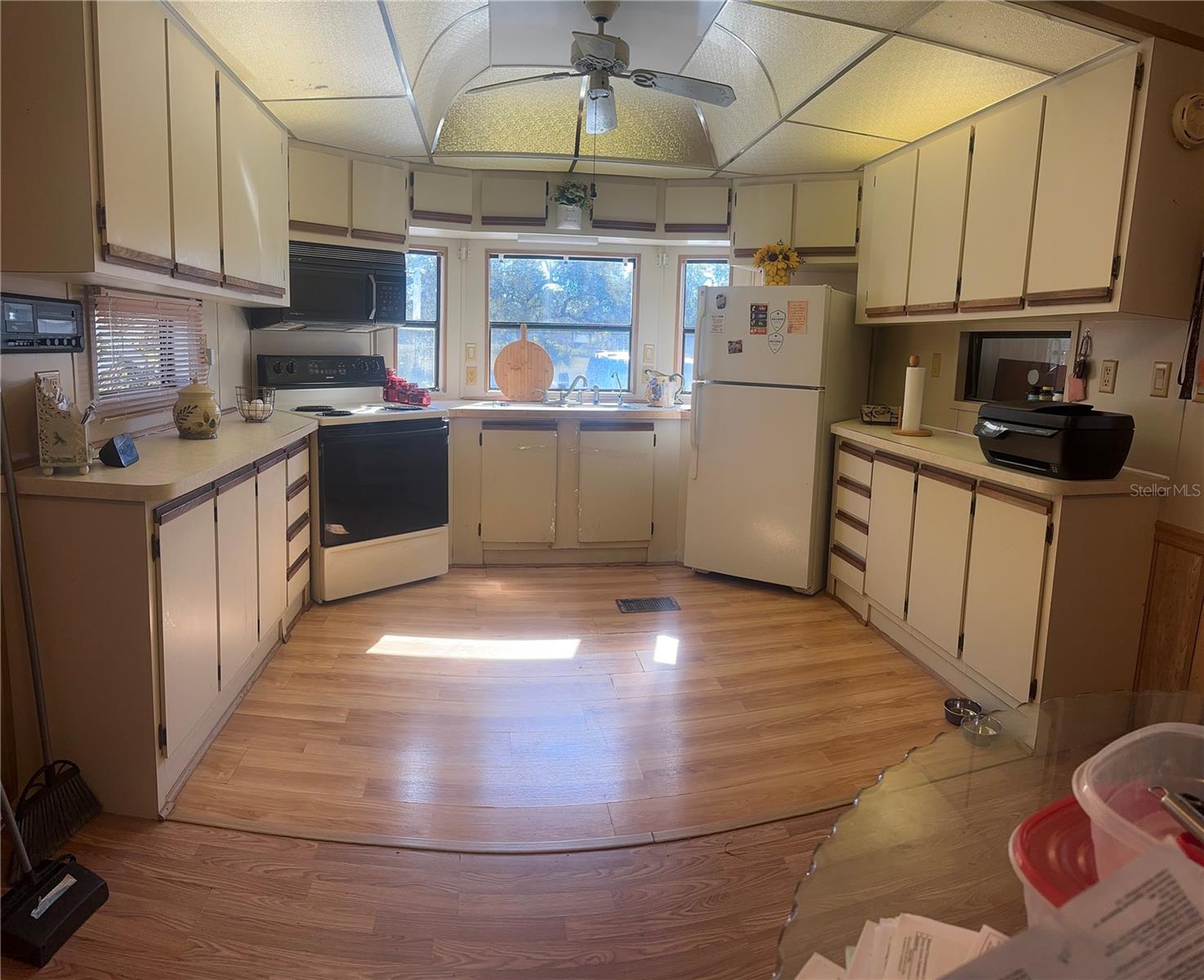 Image 11 of 18 For 73 Fairview Drive S