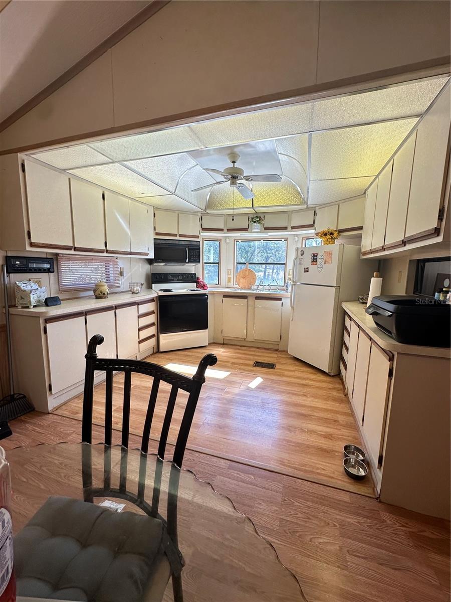 Image 13 of 18 For 73 Fairview Drive S