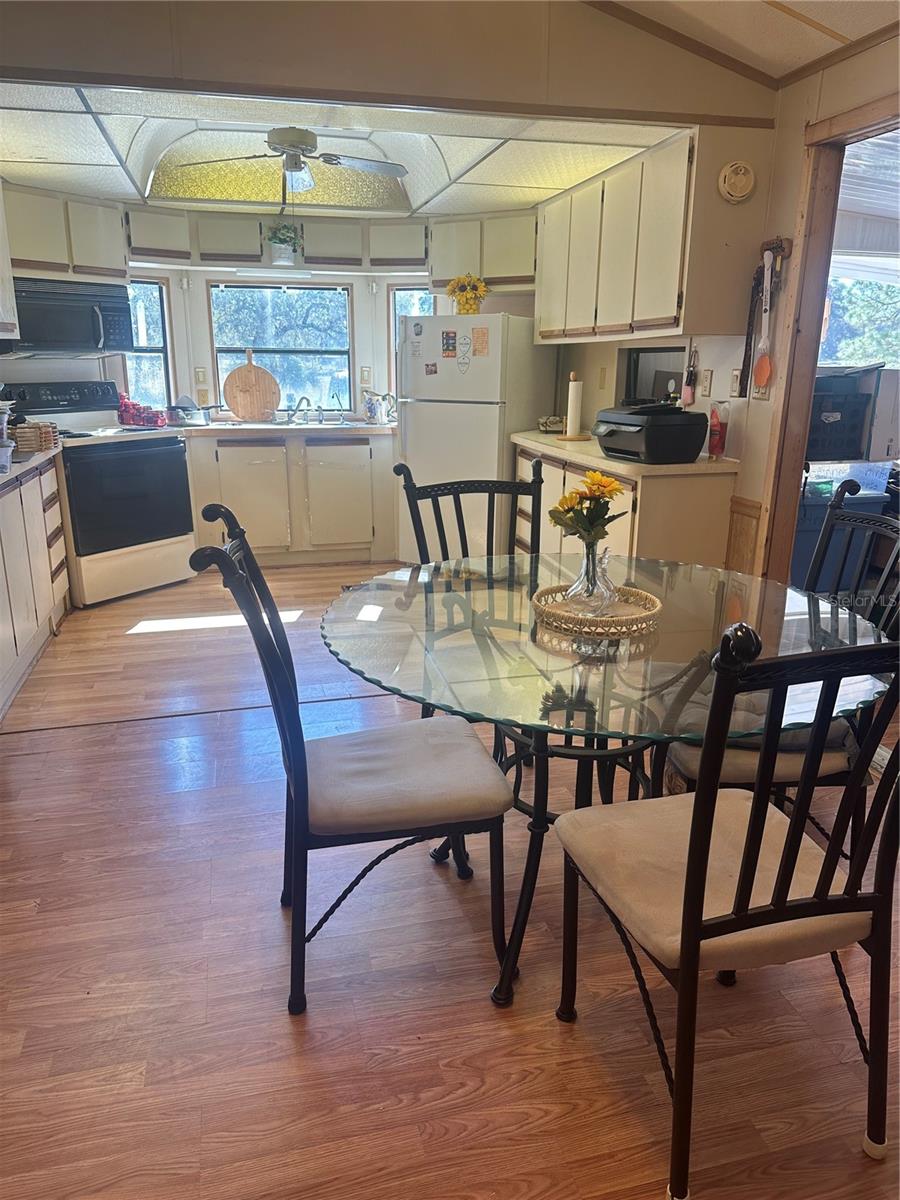 Image 14 of 18 For 73 Fairview Drive S