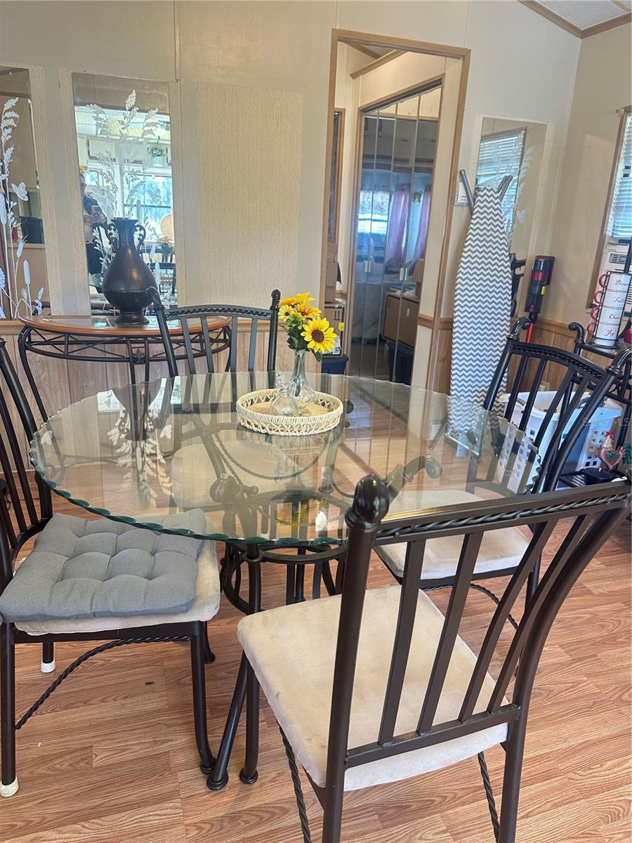 Image 9 of 18 For 73 Fairview Drive S