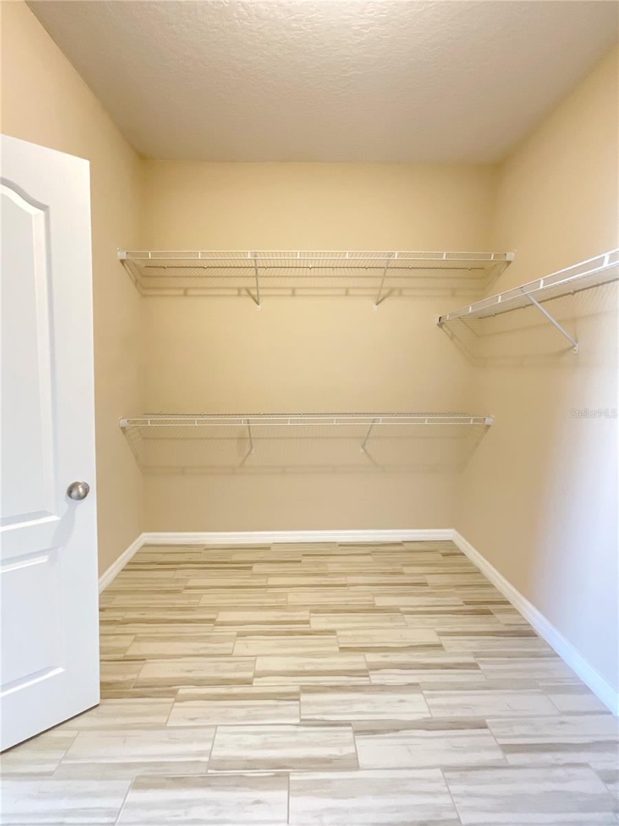 Image 15 of 41 For 1611 Mohegan Boulevard