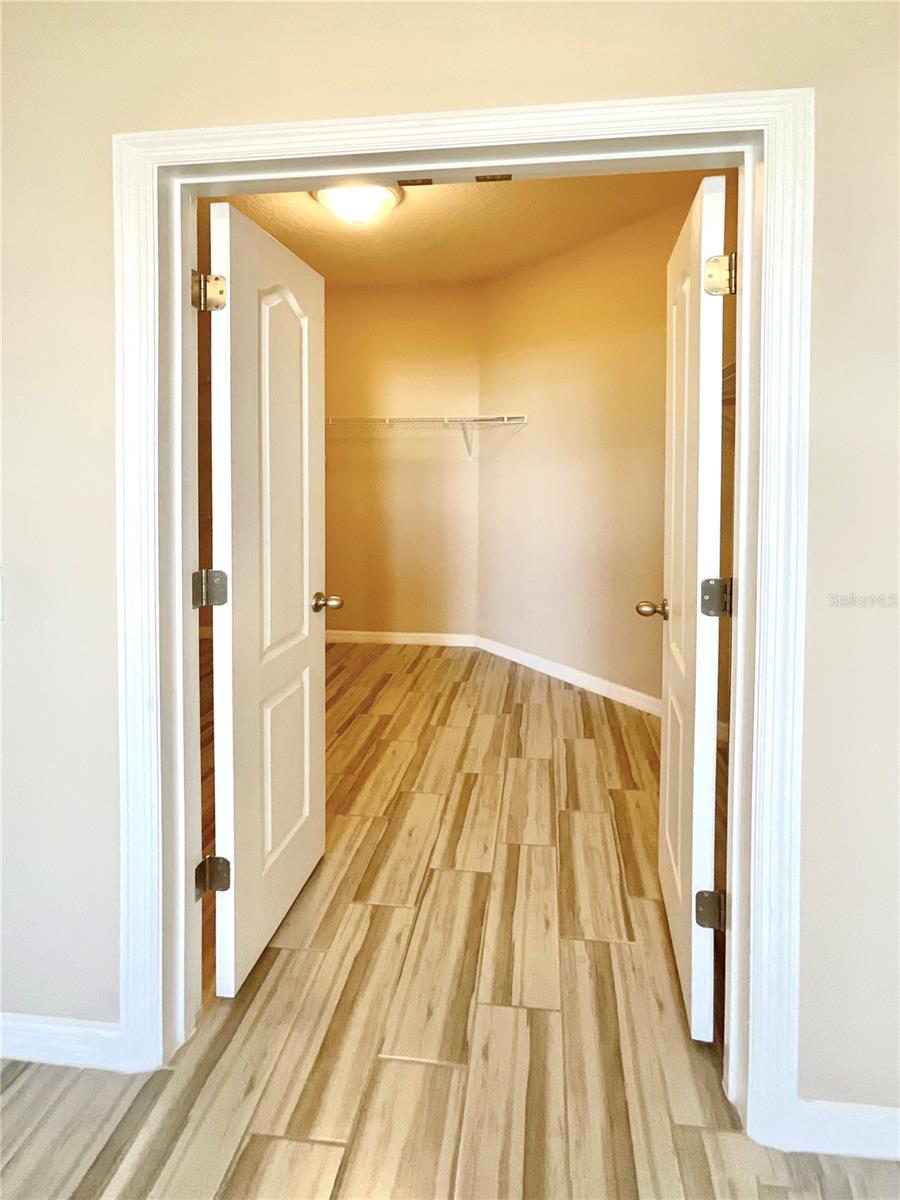 Image 18 of 41 For 1611 Mohegan Boulevard