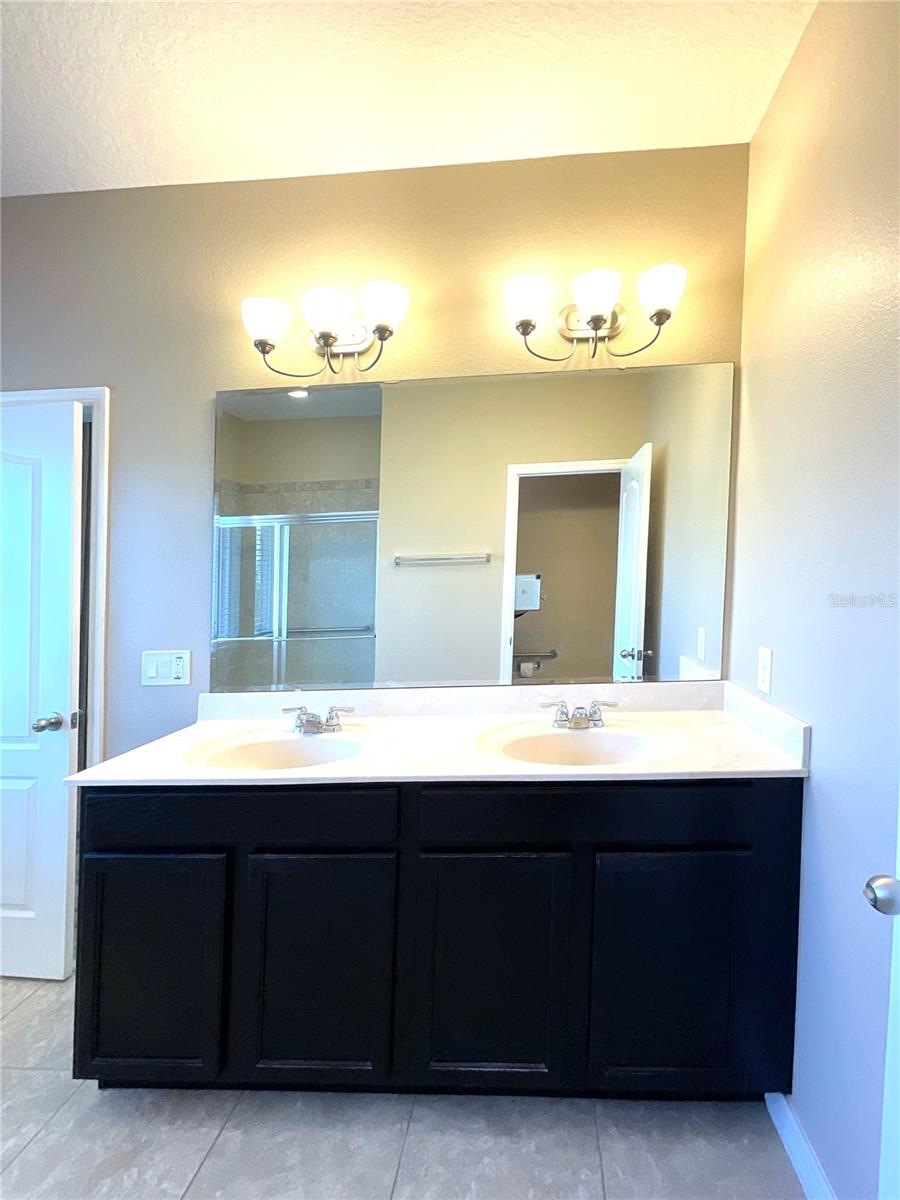 Image 20 of 41 For 1611 Mohegan Boulevard