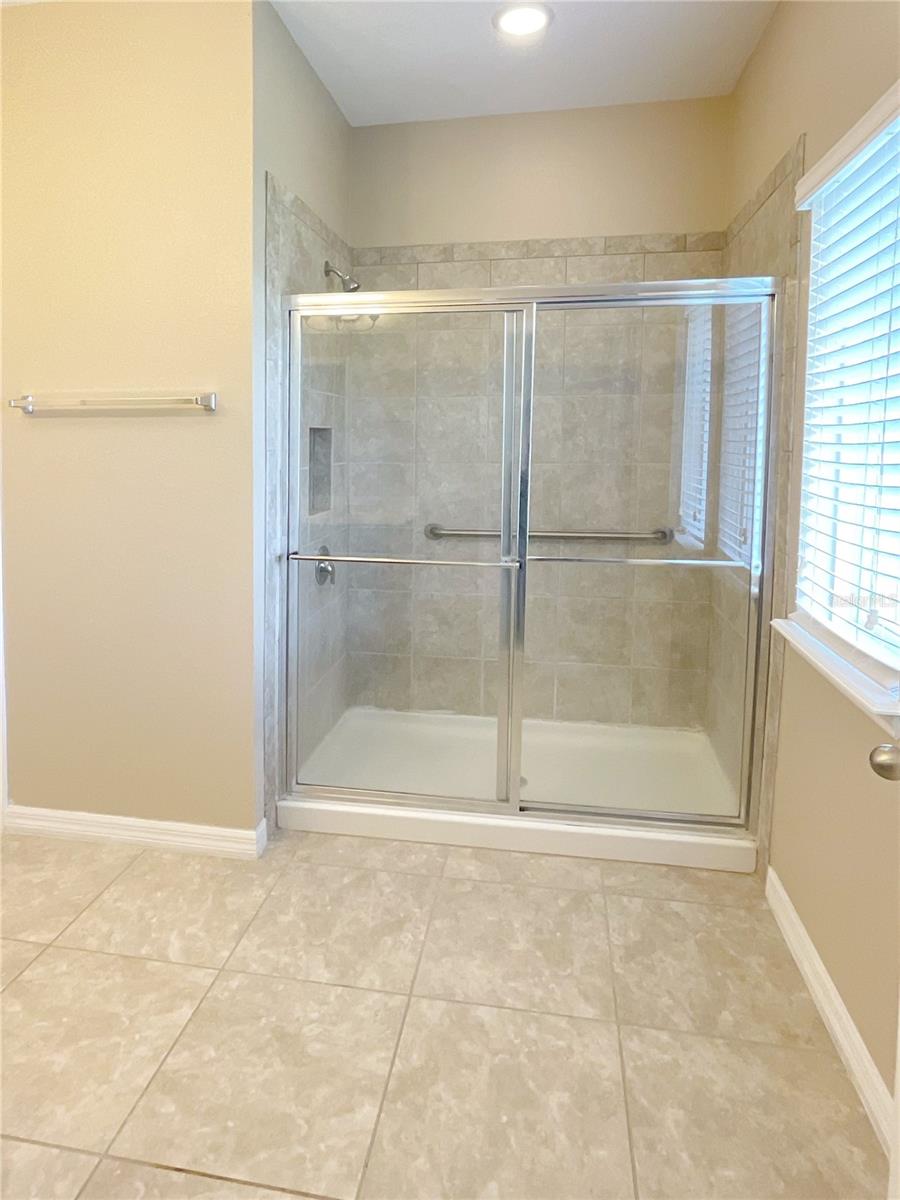 Image 21 of 41 For 1611 Mohegan Boulevard