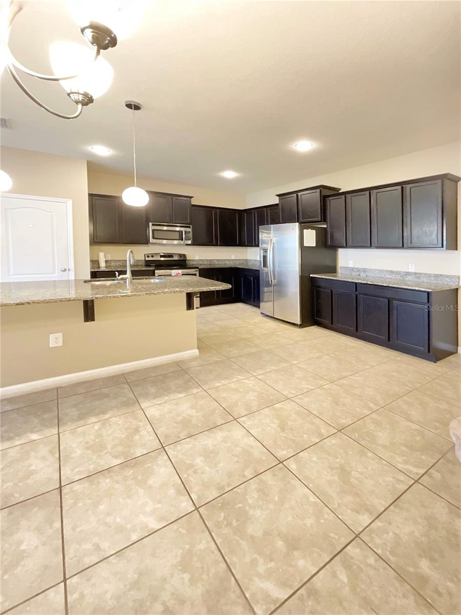 Image 8 of 41 For 1611 Mohegan Boulevard