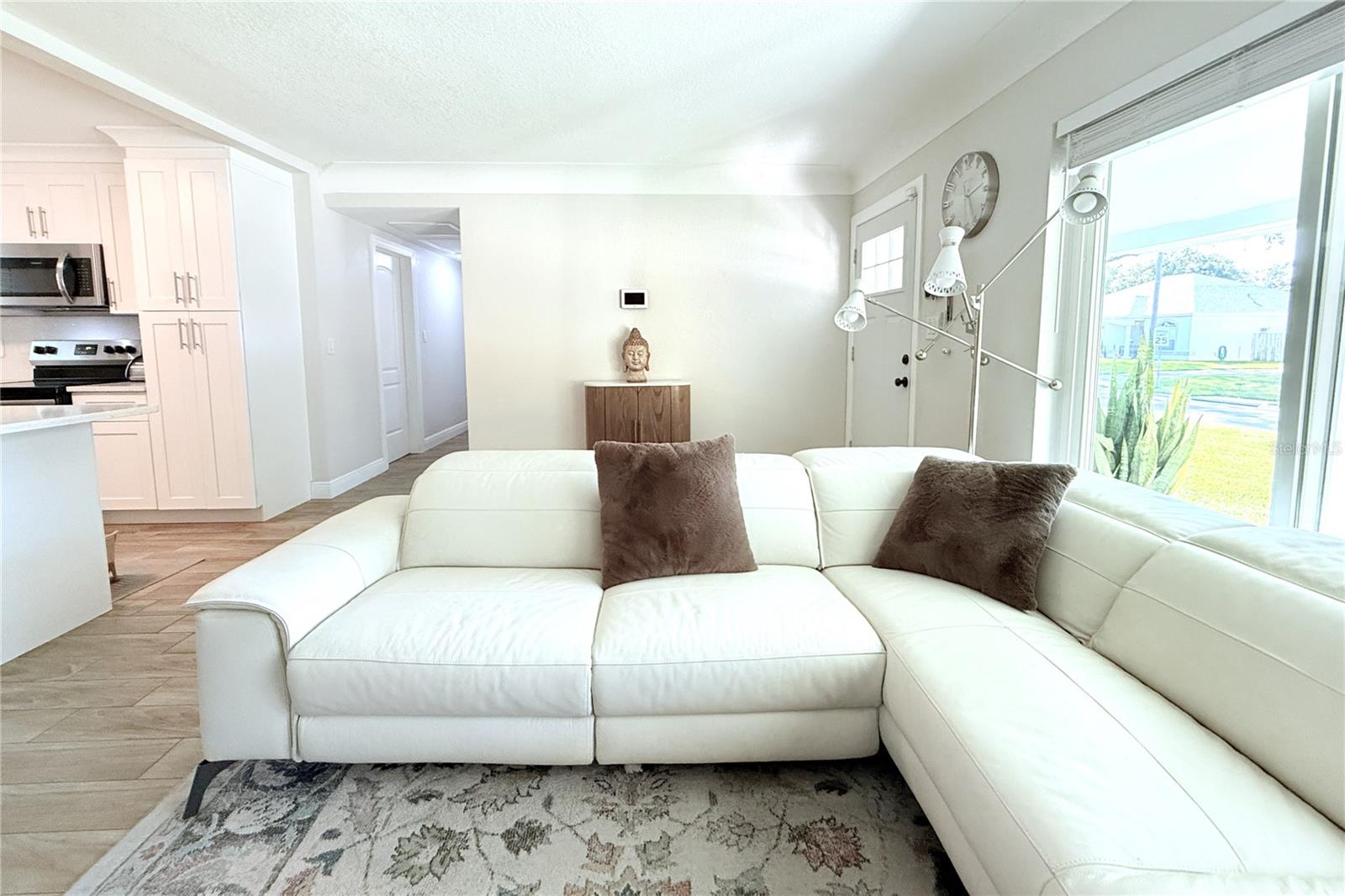 Listing photo id 16 for 3201 45th Street N