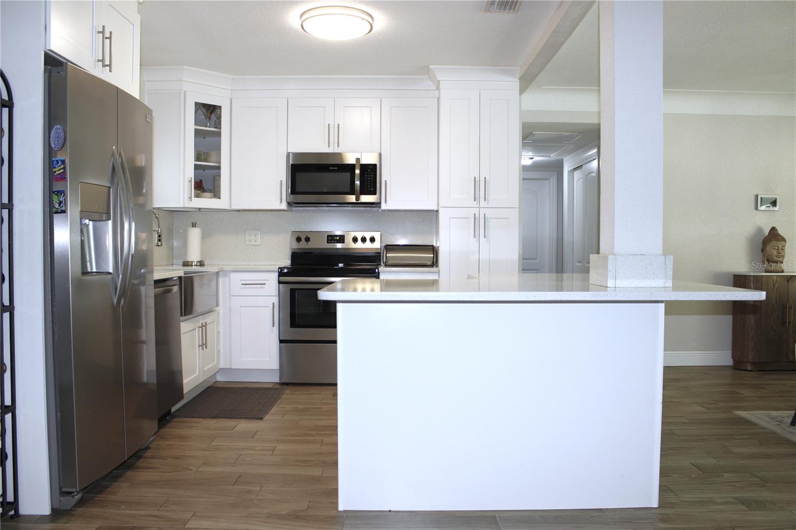 Listing photo id 19 for 3201 45th Street N