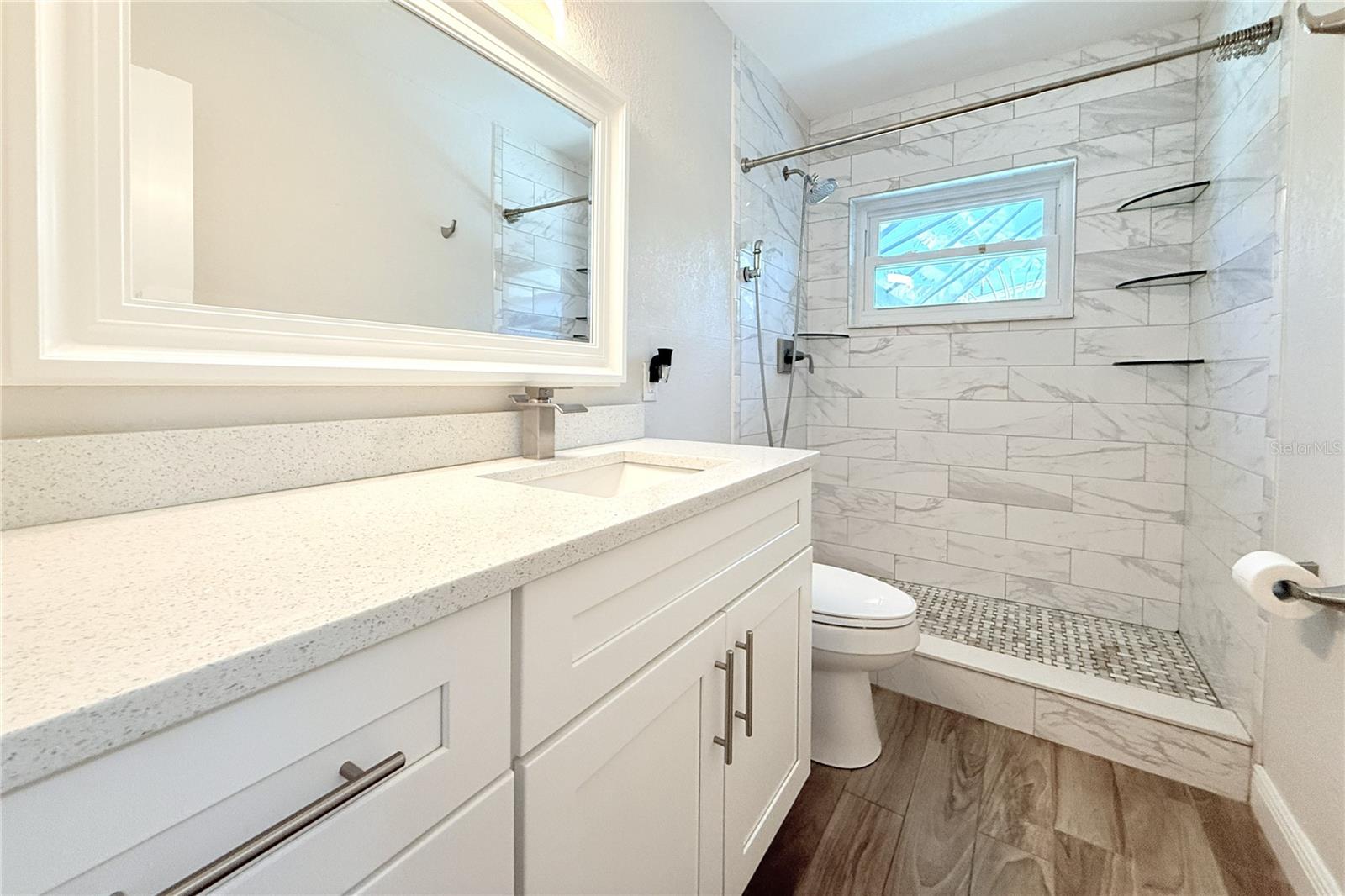 Listing photo id 28 for 3201 45th Street N